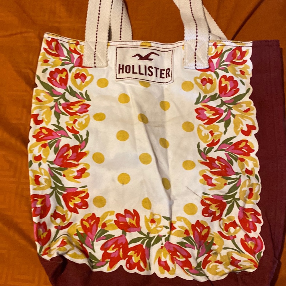 Nice colorful bag in good condition no holes or marks